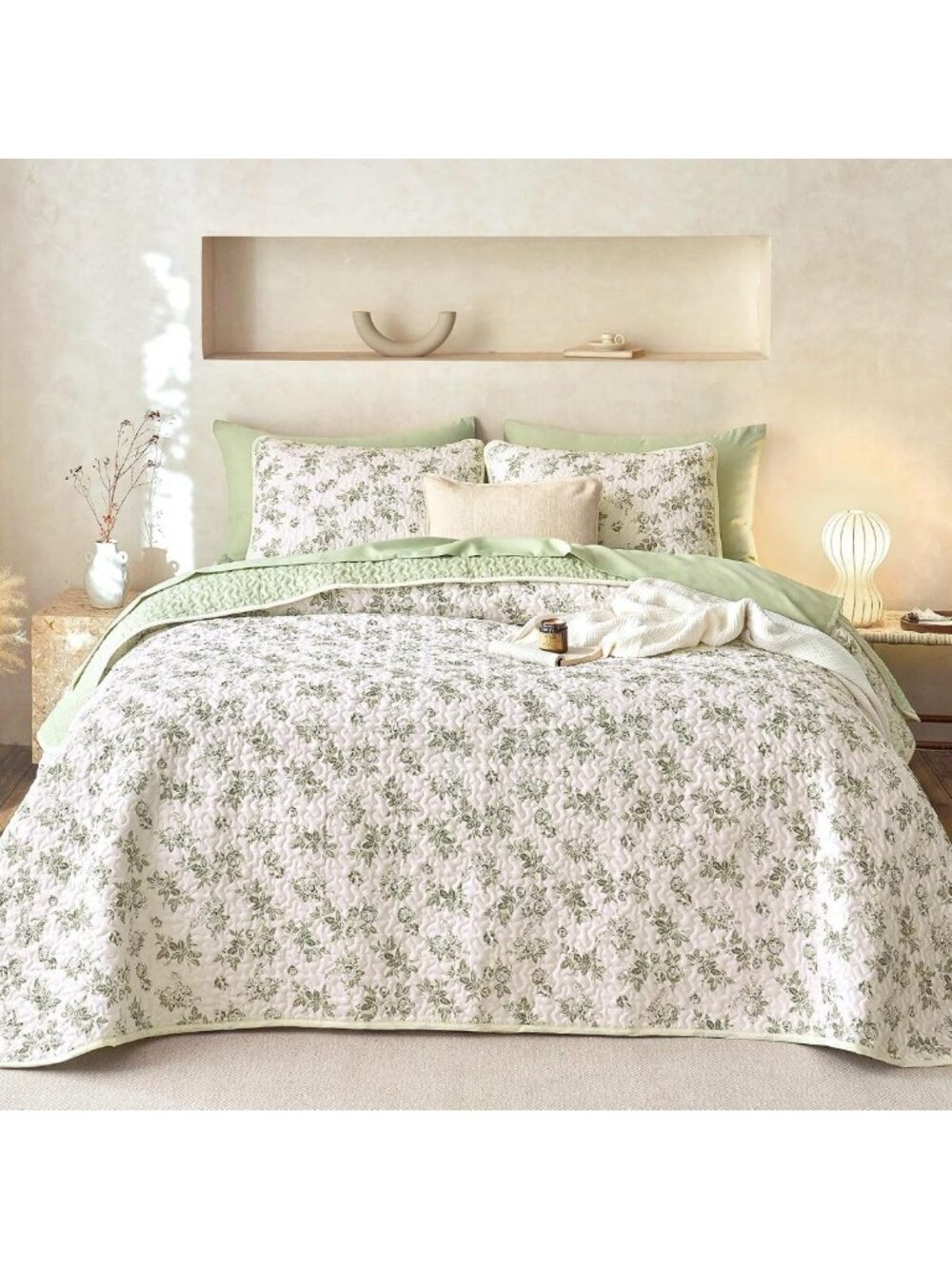 Floral Quilt Set - Shabby Chic Cottagecore Reversible Lightweight Bedspread